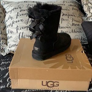 Short bailey bow ugg